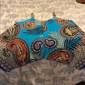 Flowy patterned tank